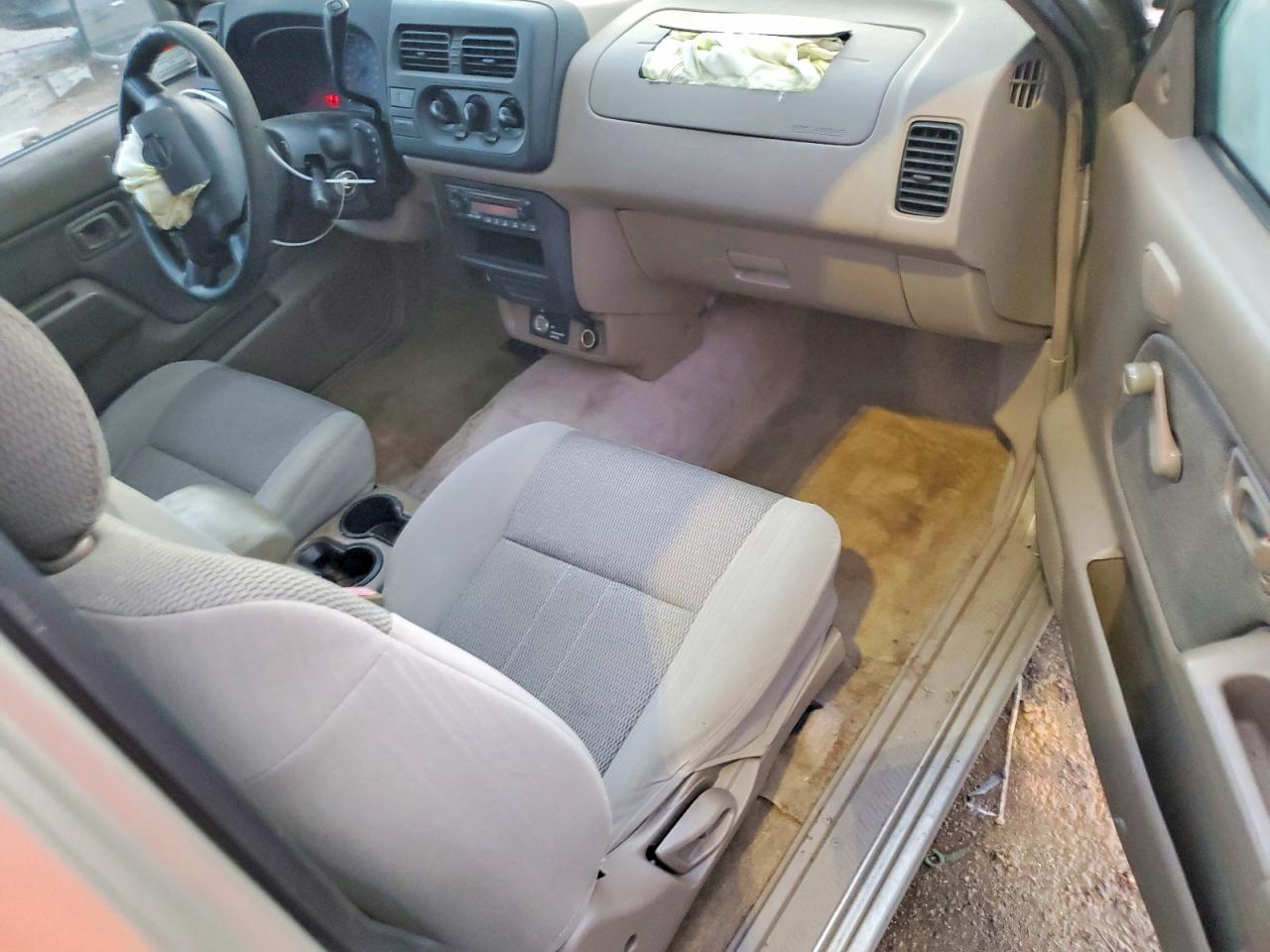 2001 NISSAN FRONTIER KING CAB XE photo 8