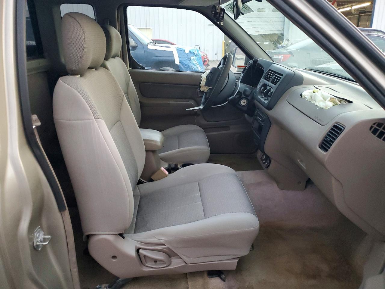 2001 NISSAN FRONTIER KING CAB XE photo 7