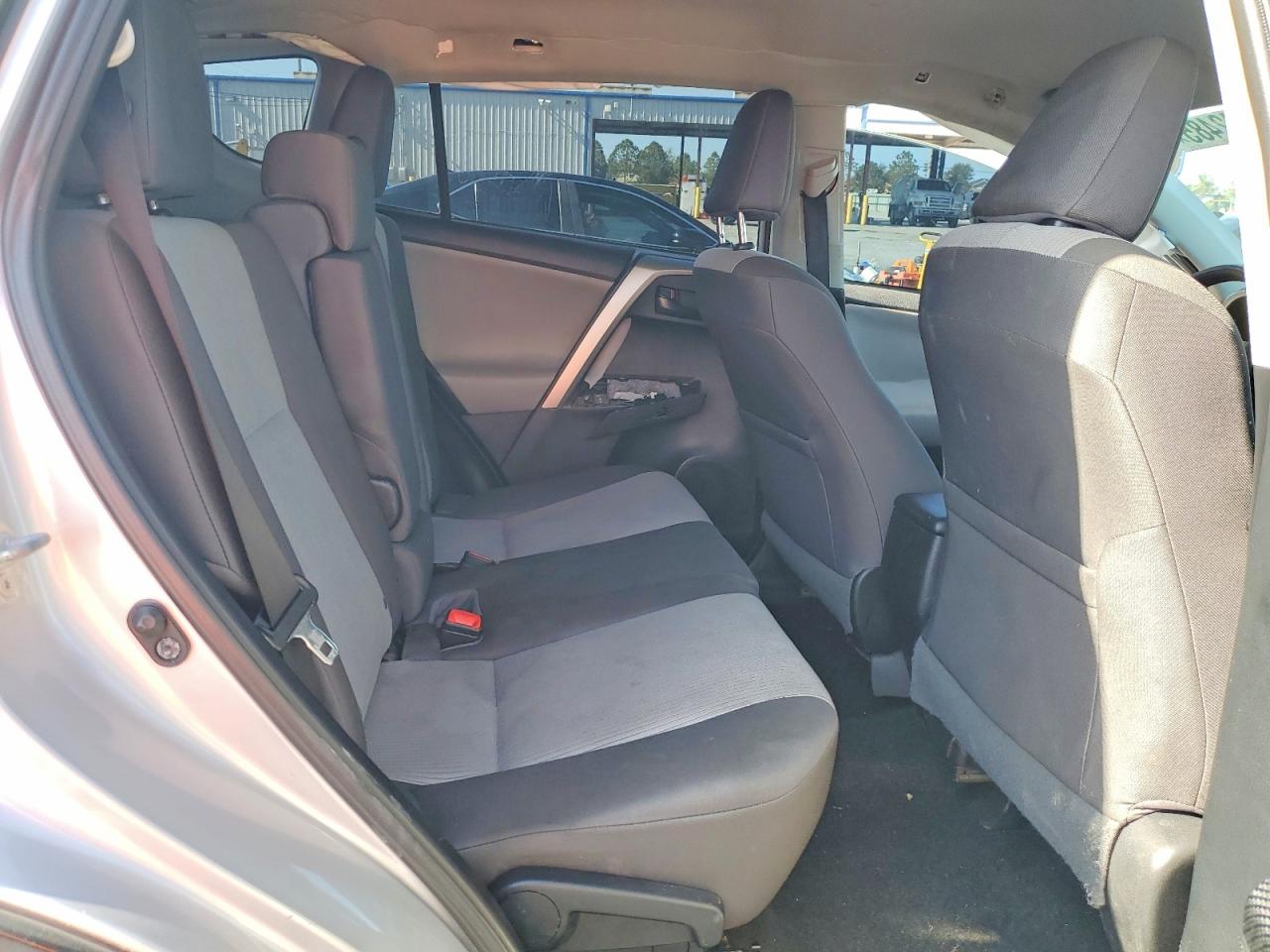 2014 TOYOTA RAV4 LE photo 11