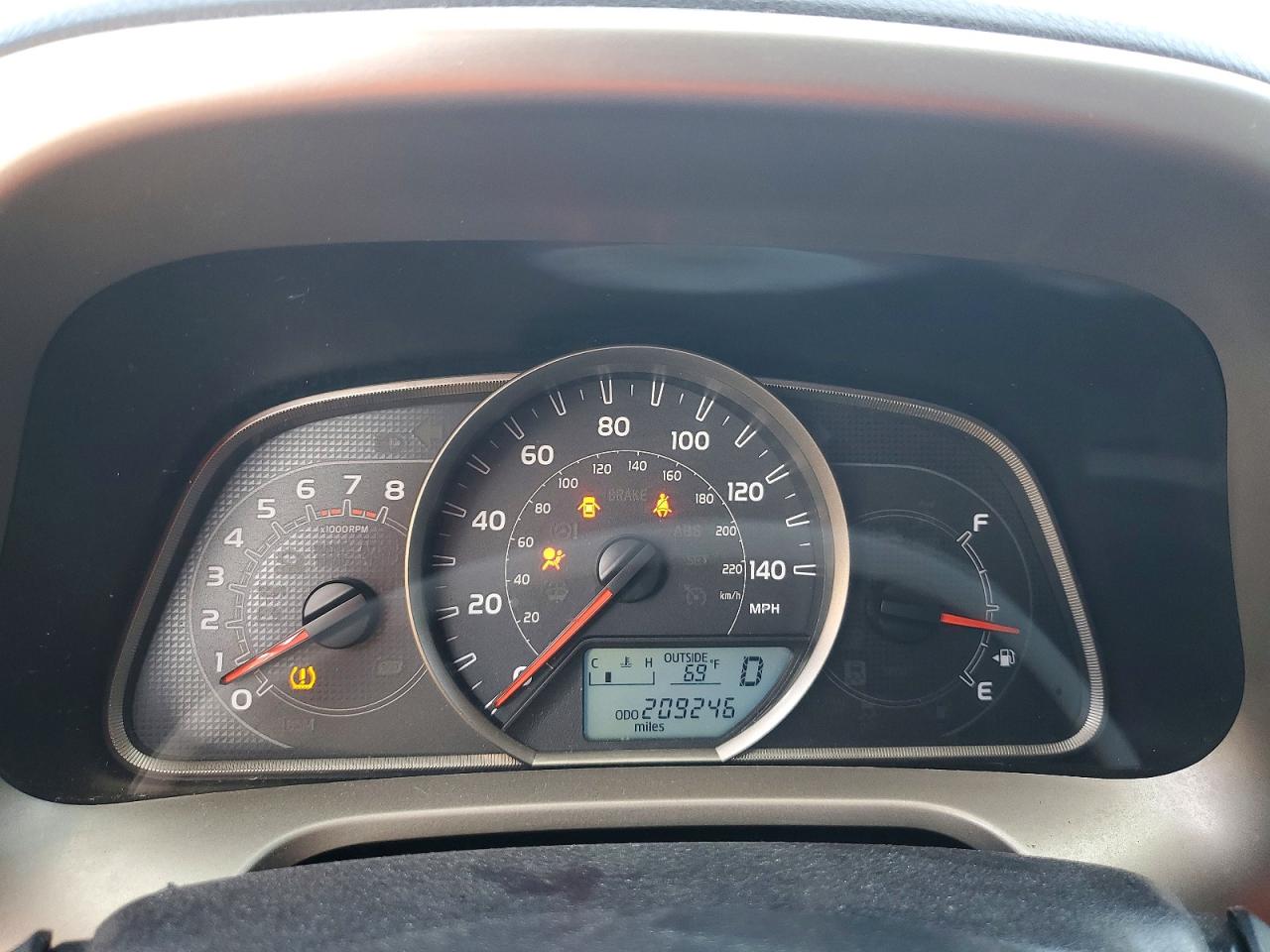 2014 TOYOTA RAV4 LE photo 9