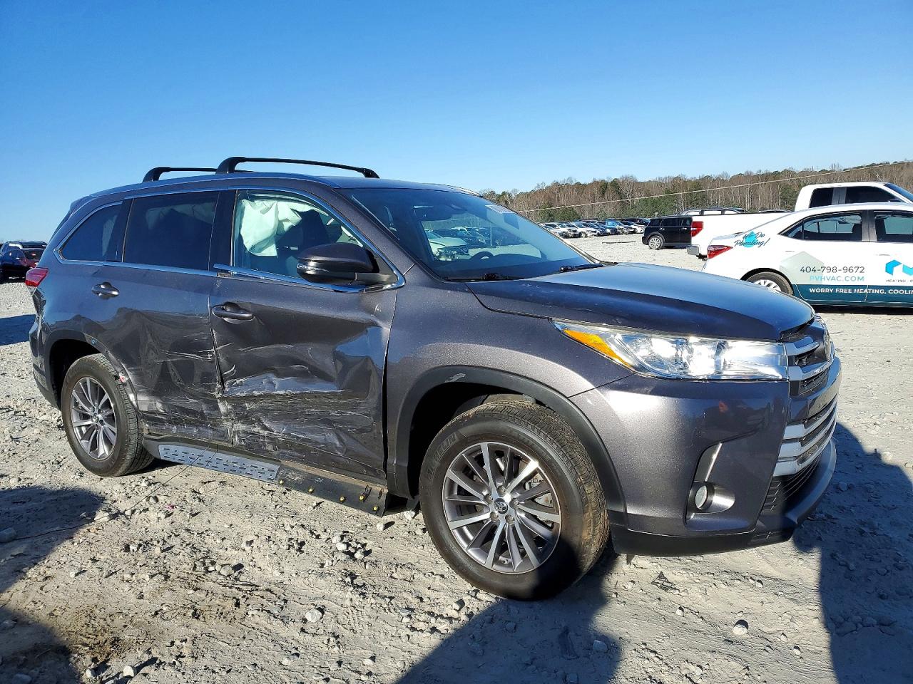 2019 TOYOTA HIGHLANDER SE photo 4