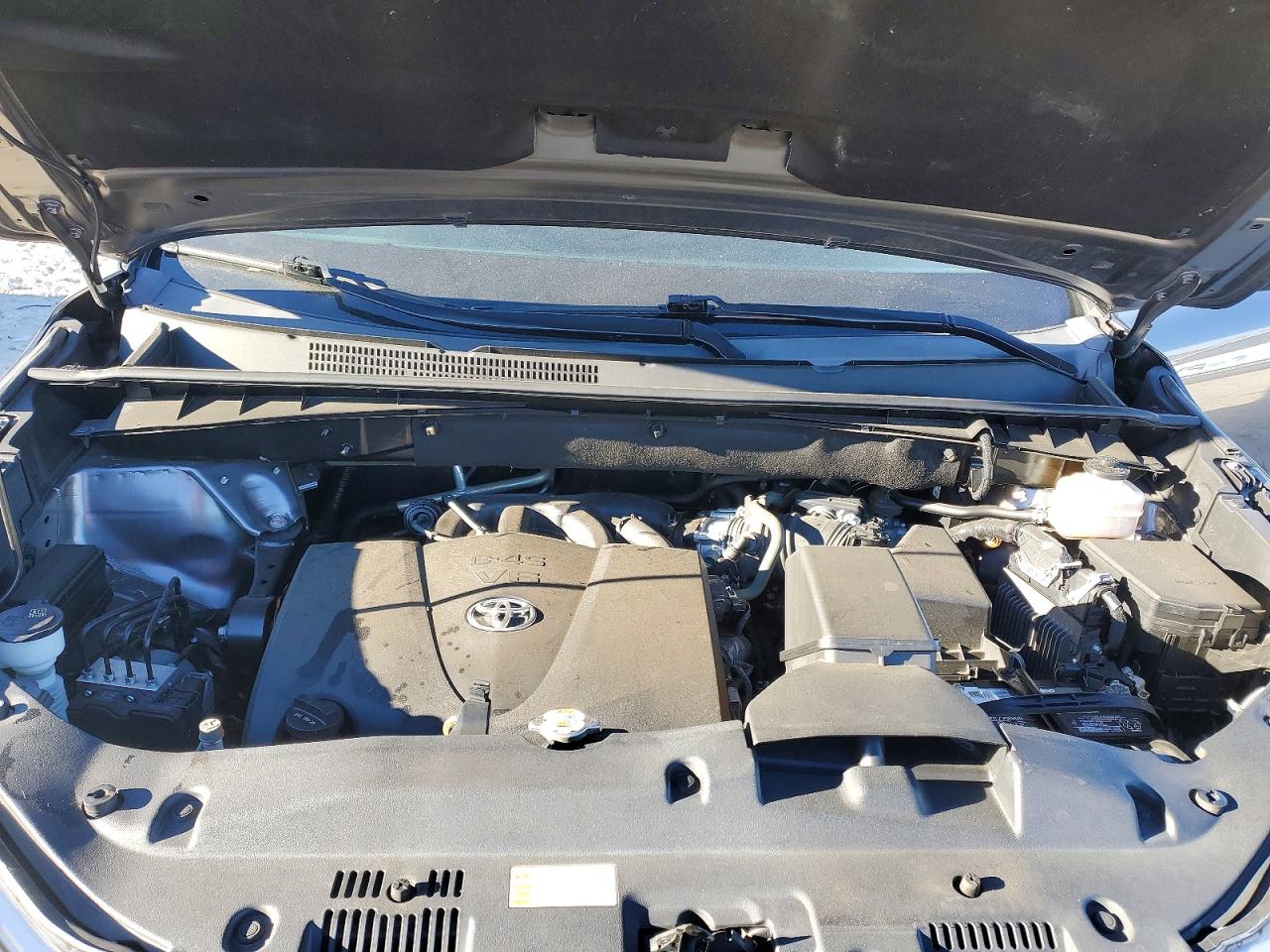 2019 TOYOTA HIGHLANDER SE photo 11