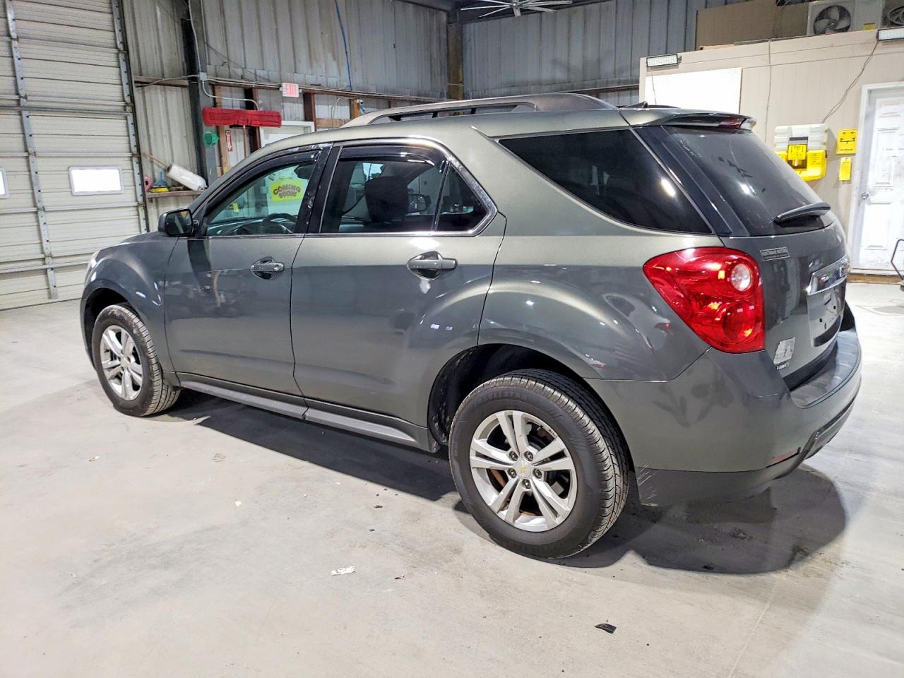 2013 CHEVROLET EQUINOX LT photo 2