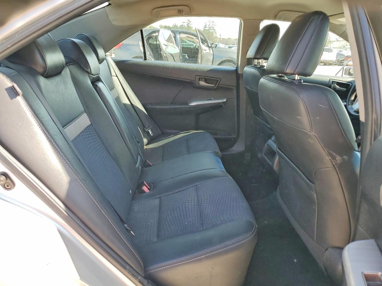 2014 TOYOTA CAMRY L photo 10