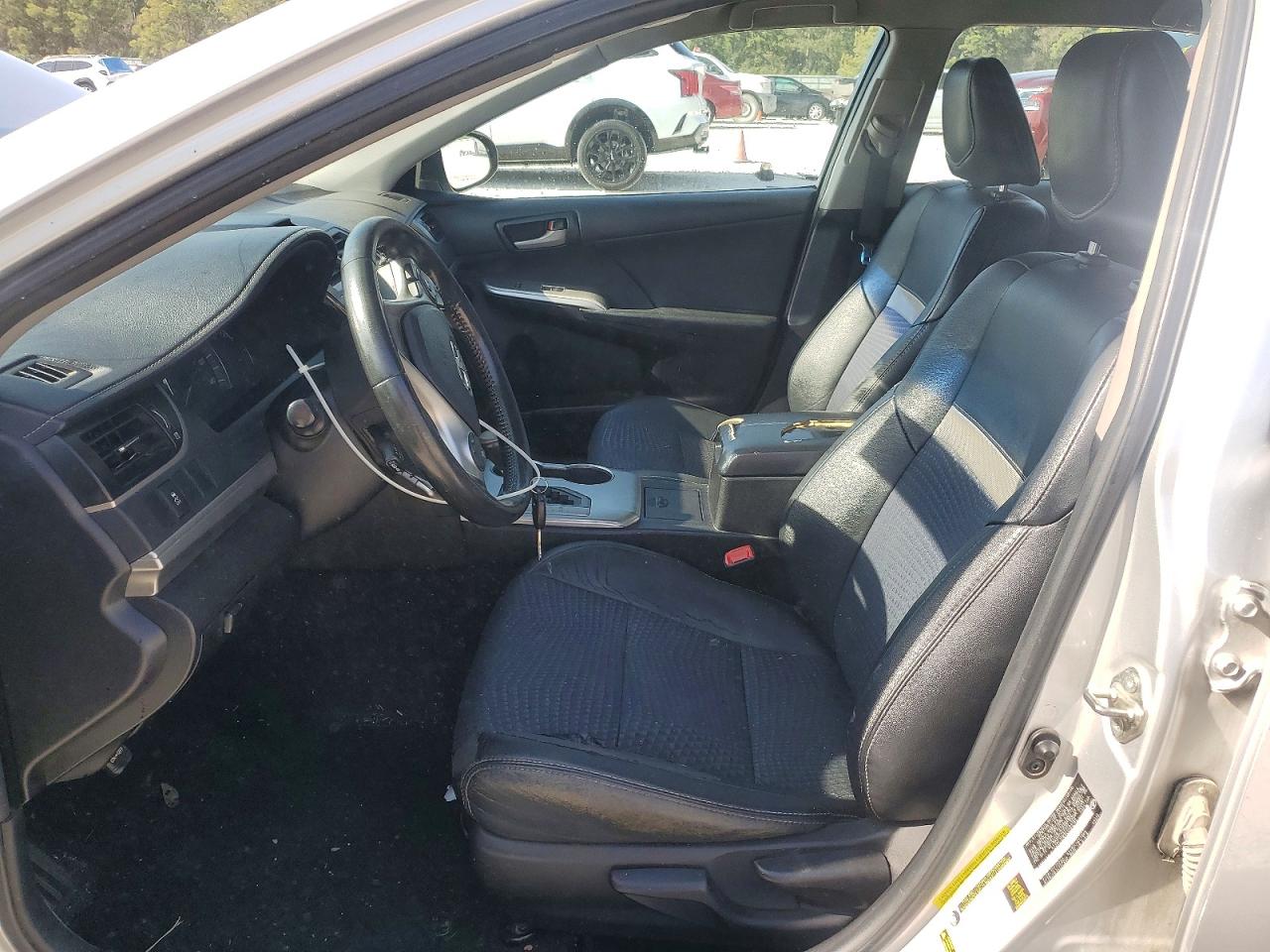 2014 TOYOTA CAMRY L photo 7