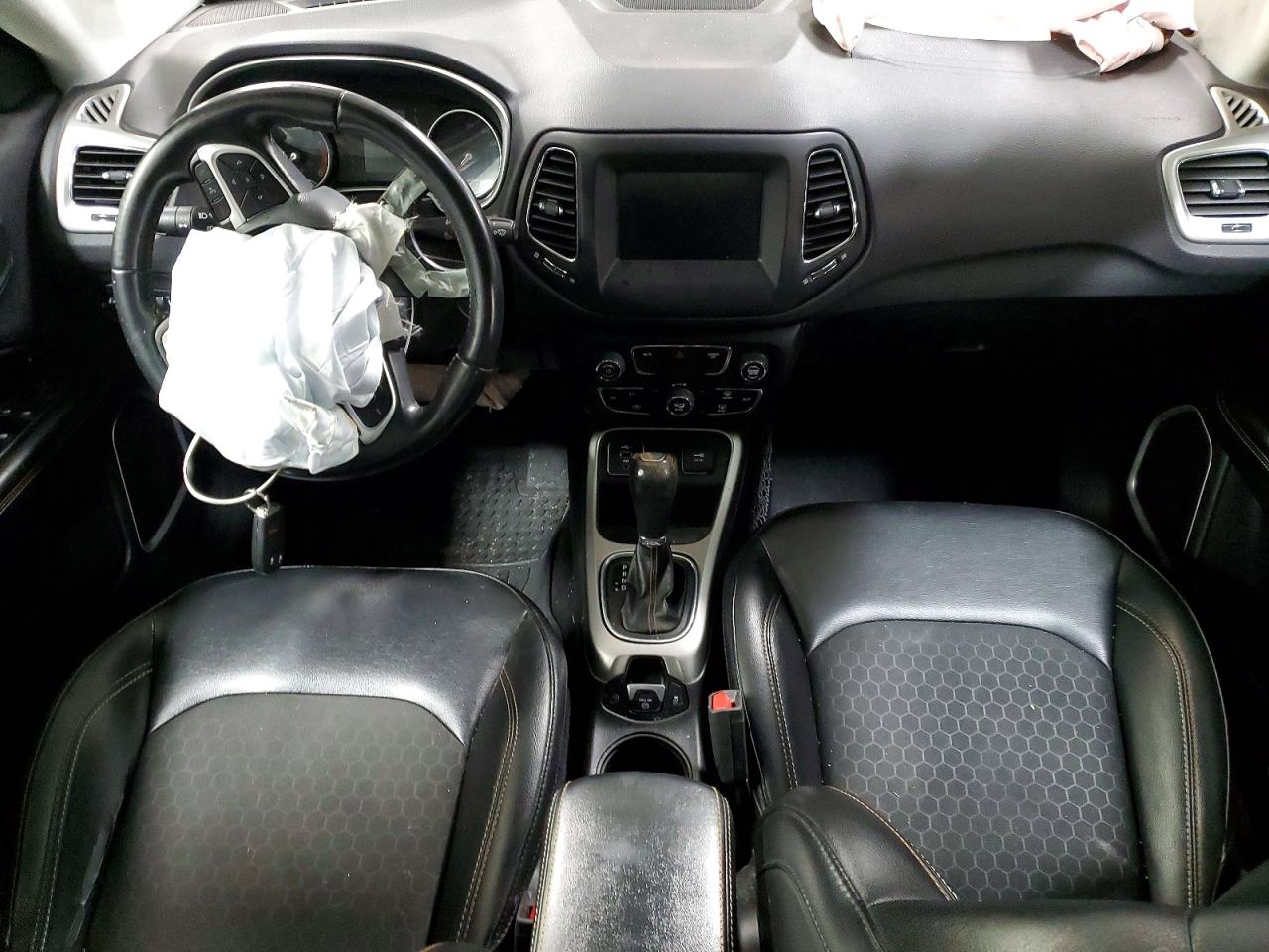 2019 JEEP COMPASS LATITUDE photo 8