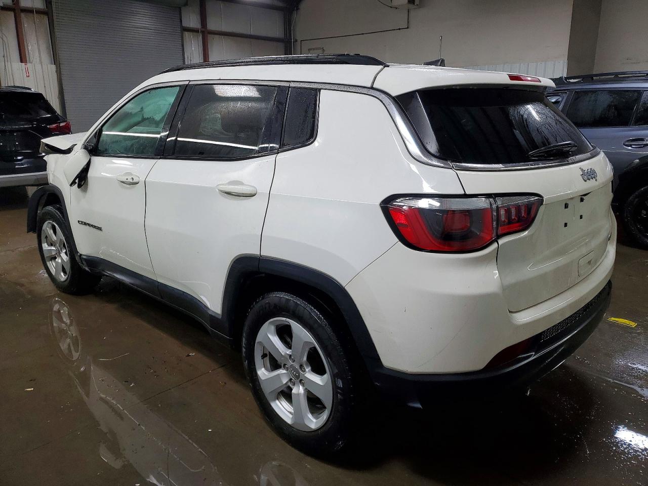 2019 JEEP COMPASS LATITUDE photo 2