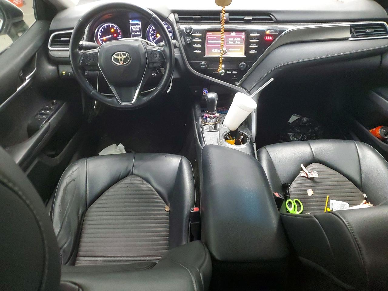2018 TOYOTA CAMRY L photo 8