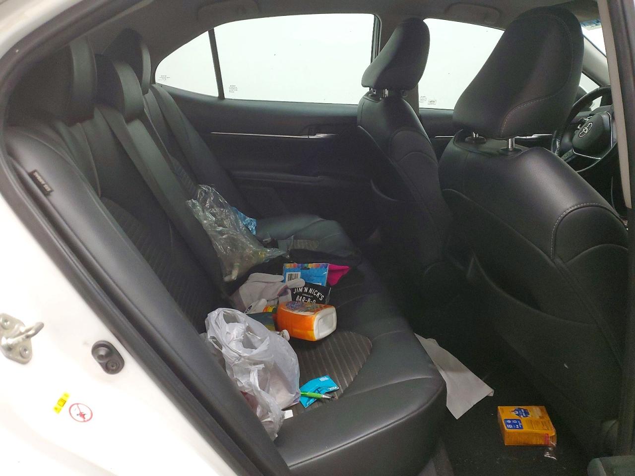 2018 TOYOTA CAMRY L photo 10
