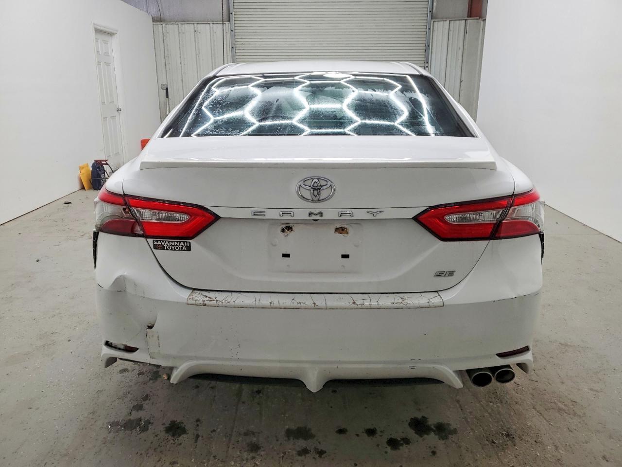 2018 TOYOTA CAMRY L photo 6