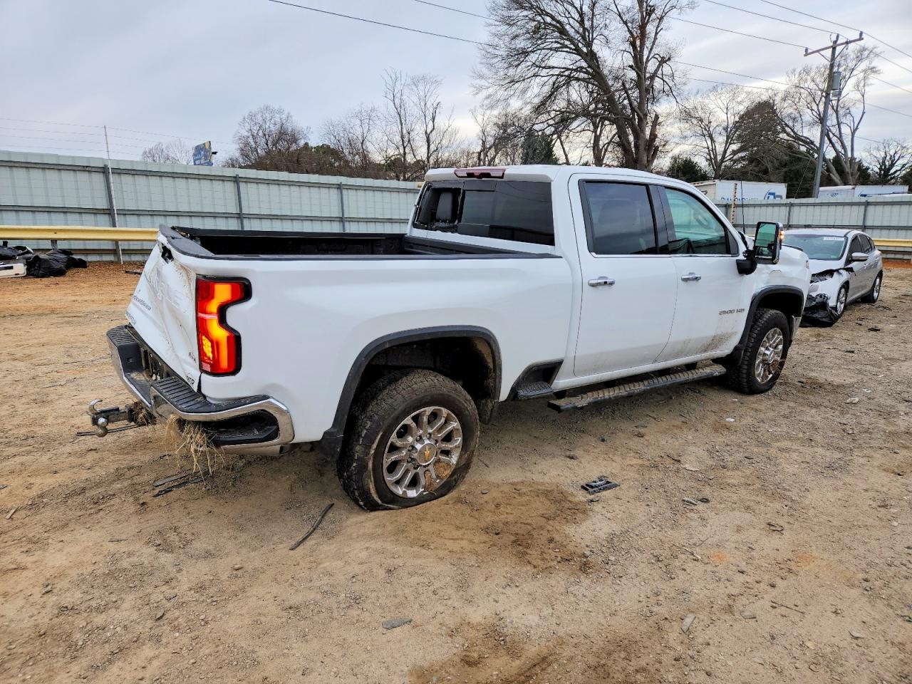 2025 CHEVROLET SILVERADO K2500 HEAVY DUTY LTZ photo 3