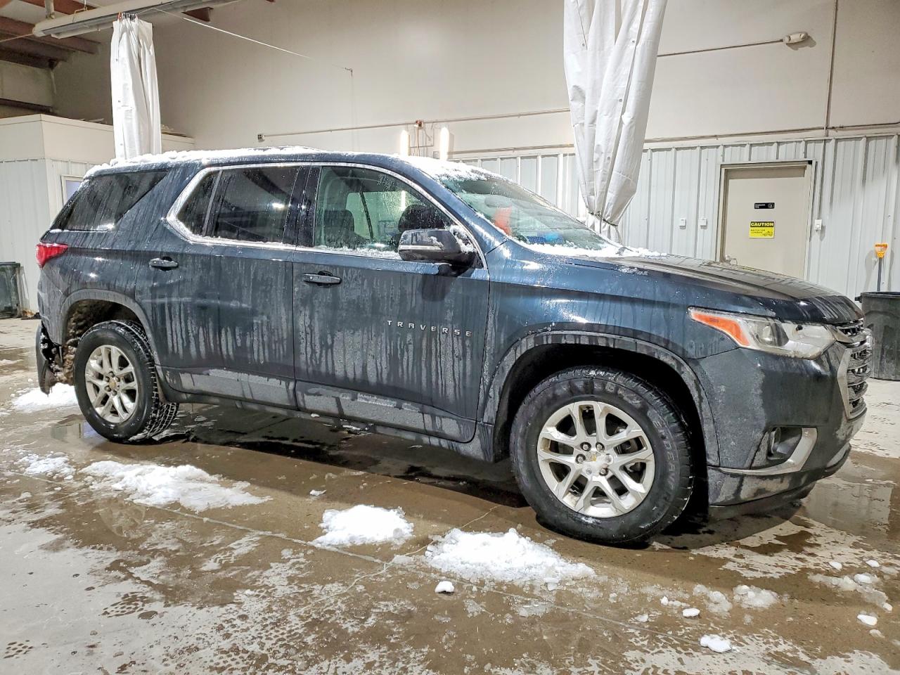 2019 CHEVROLET TRAVERSE LT photo 4