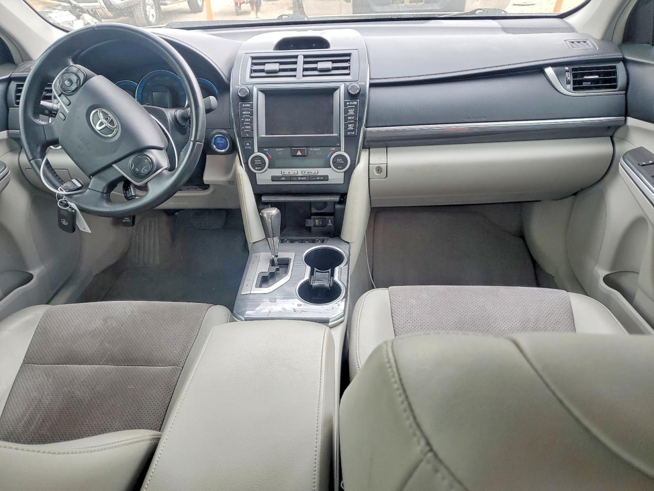 2012 TOYOTA CAMRY photo 8