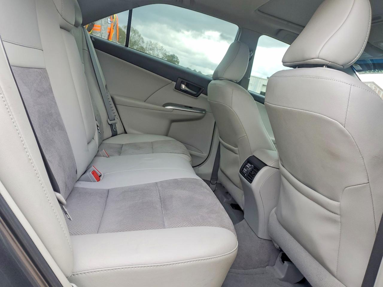 2012 TOYOTA CAMRY photo 10
