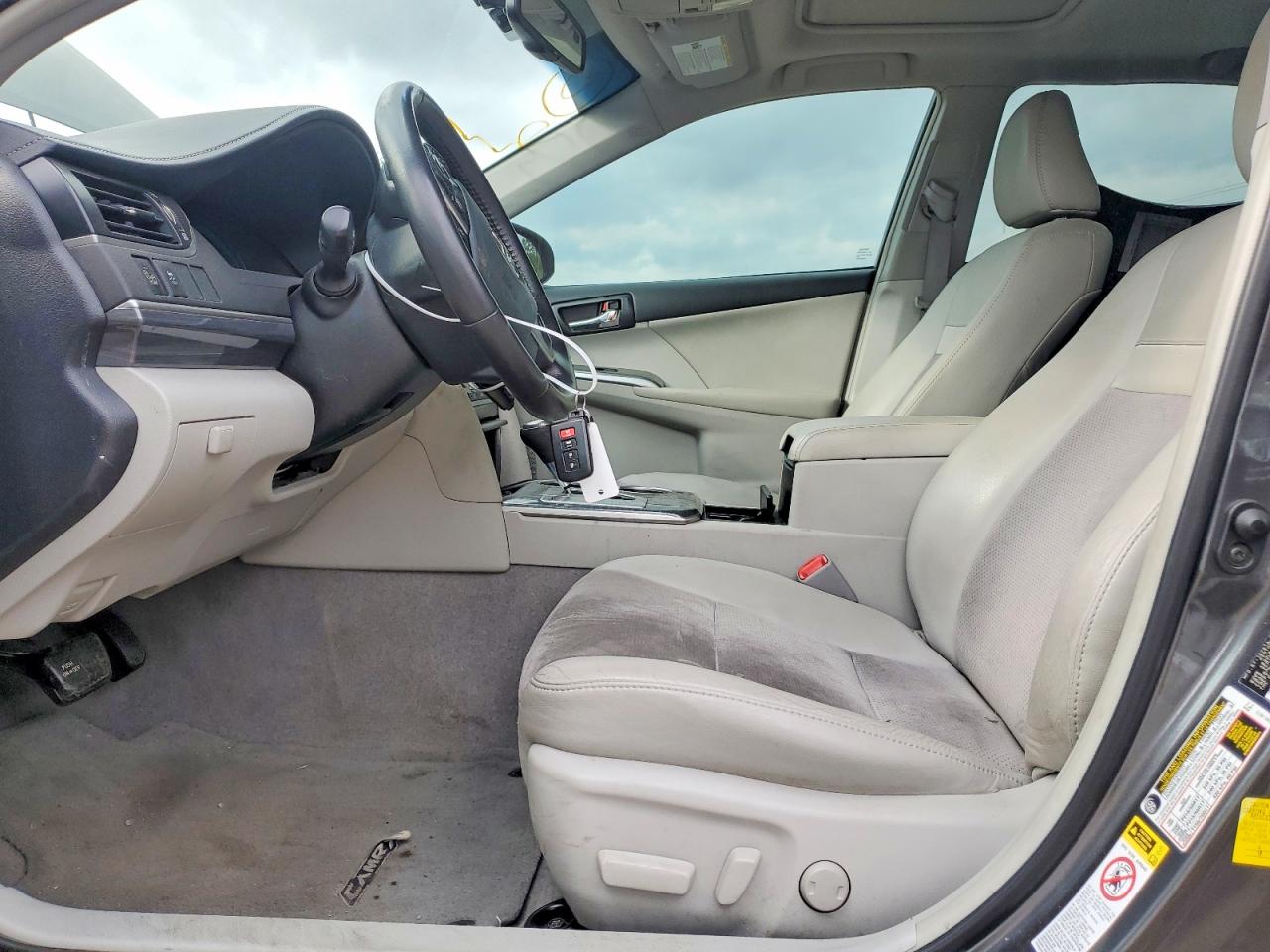 2012 TOYOTA CAMRY photo 7