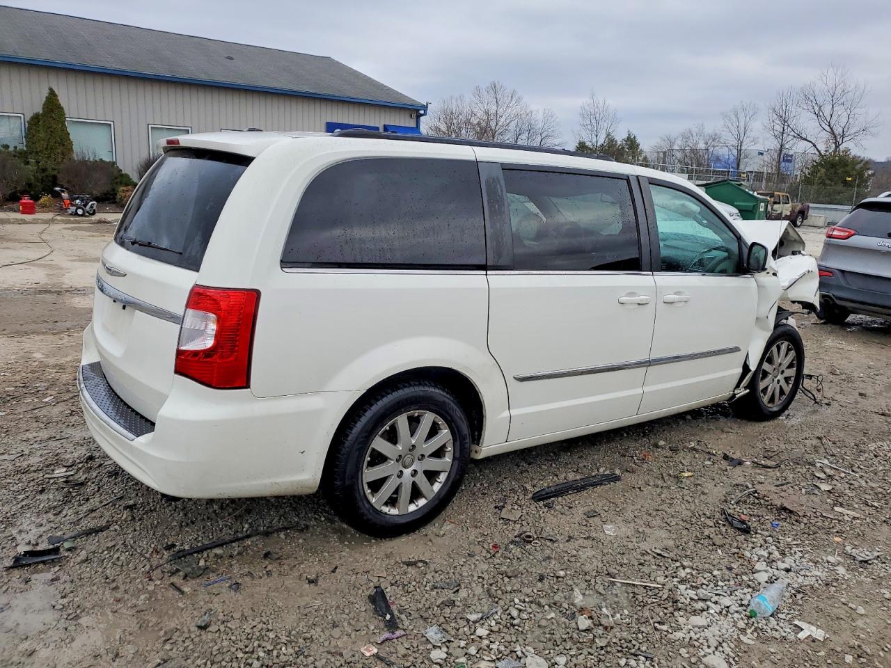 2013 CHRYSLER TOWN & COUNTRY TOURING photo 5