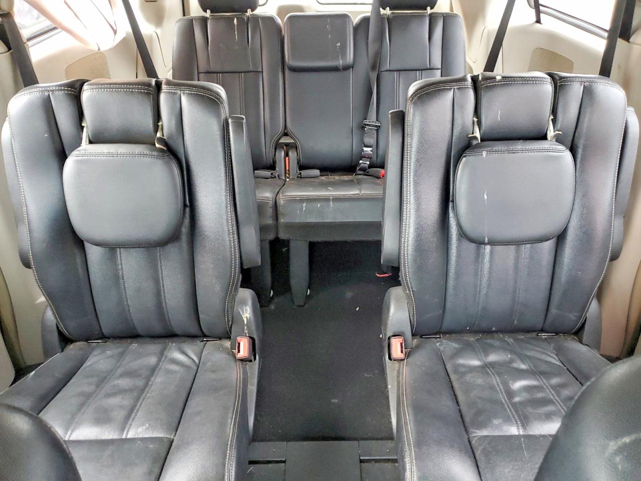 2013 CHRYSLER TOWN & COUNTRY TOURING photo 19