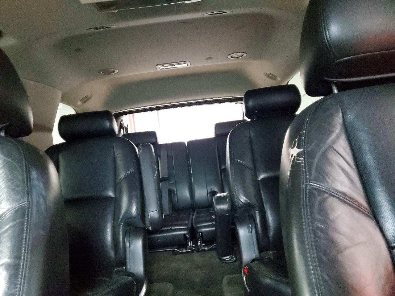 2010 CADILLAC ESCALADE PREMIUM photo 10