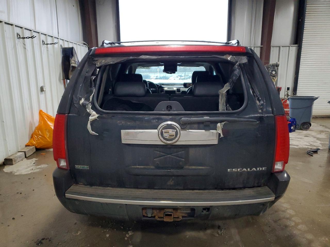 2010 CADILLAC ESCALADE PREMIUM photo 6