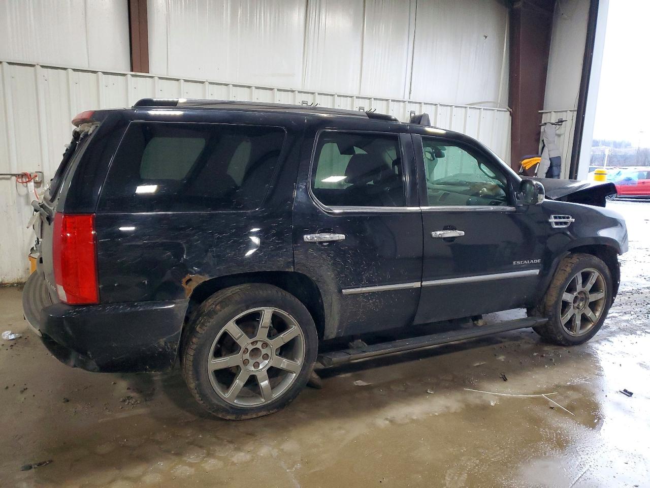 2010 CADILLAC ESCALADE PREMIUM photo 3
