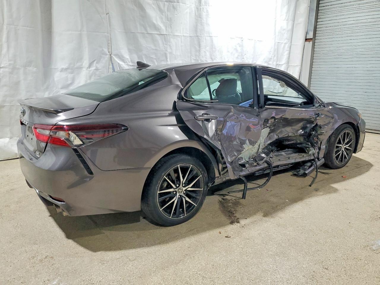 2024 TOYOTA CAMRY SE NIGHT SHADE photo 3