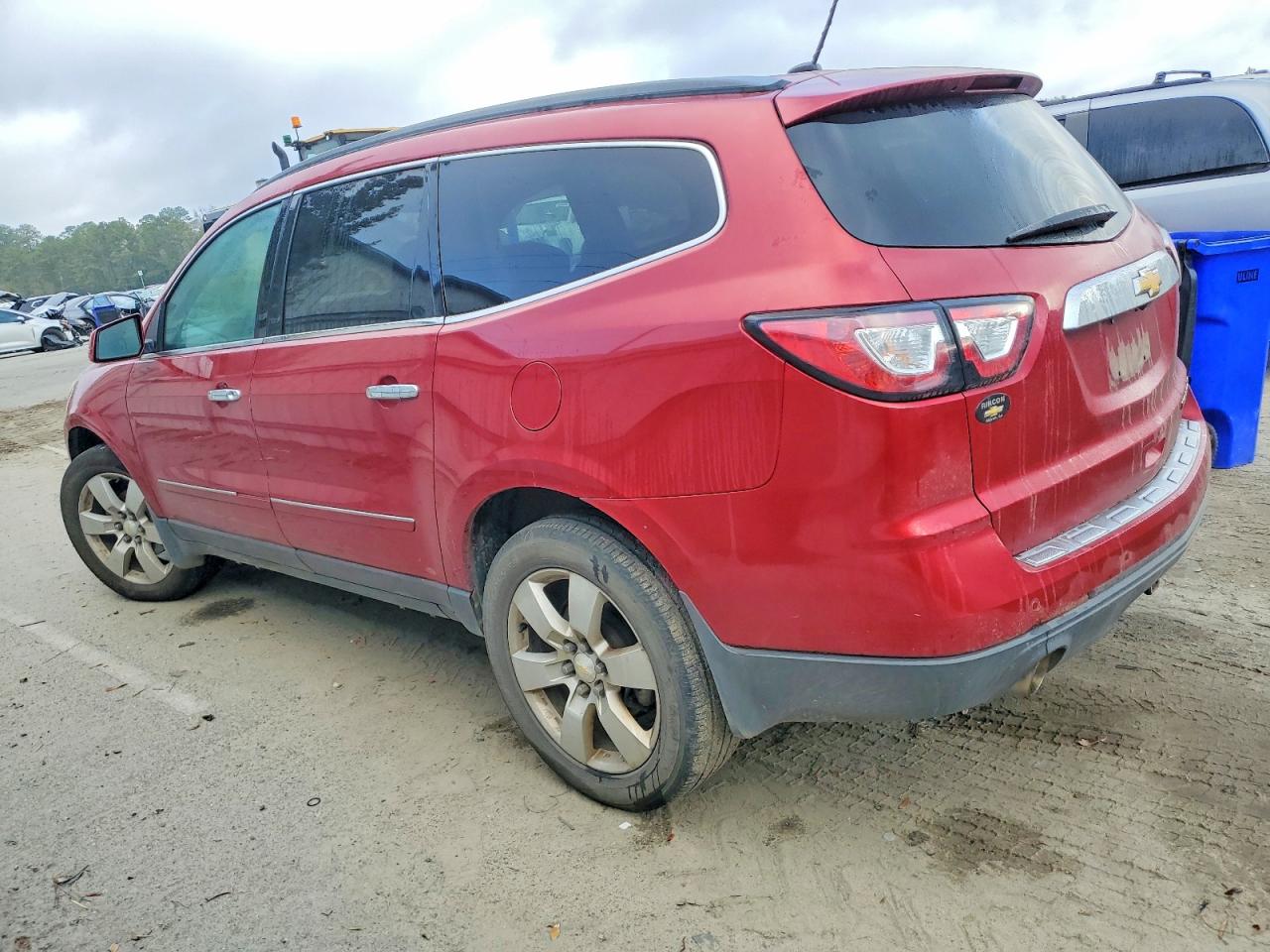 2014 CHEVROLET TRAVERSE LTZ photo 2