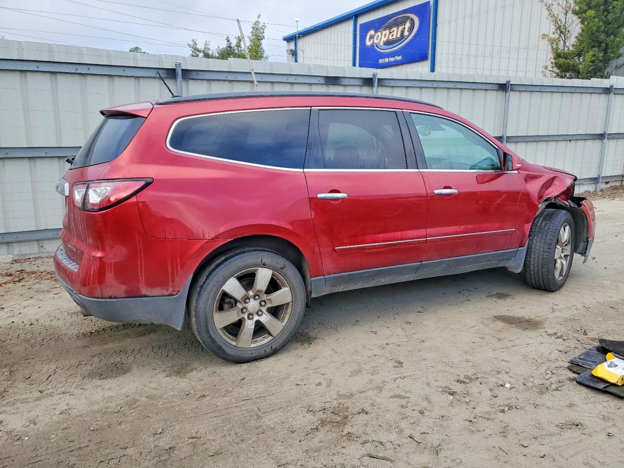 2014 CHEVROLET TRAVERSE LTZ photo 3