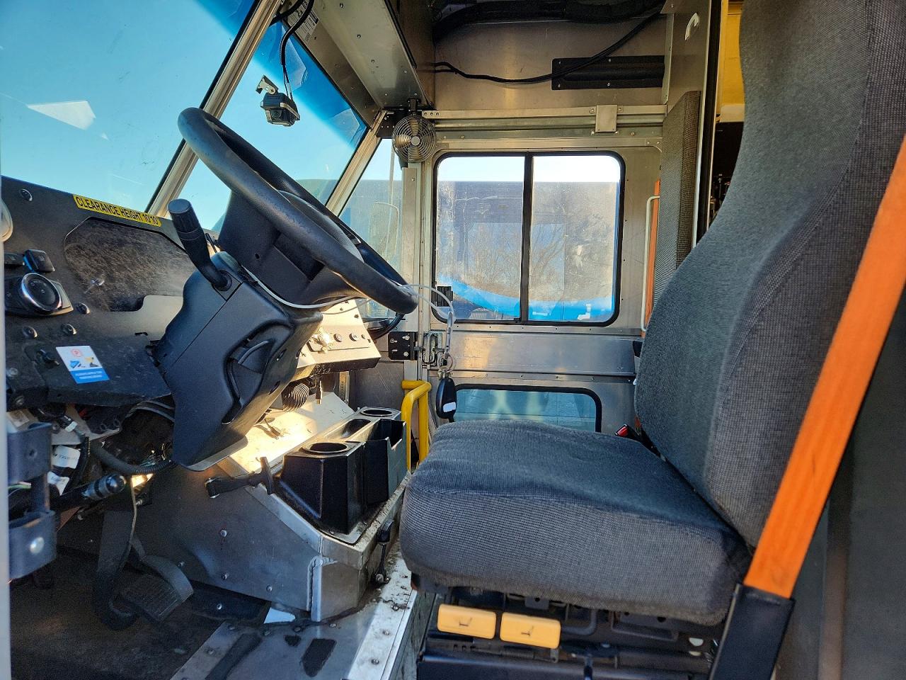 2020 FORD COMMERCIAL CHASSIS DELIVERY TRUCK photo 7
