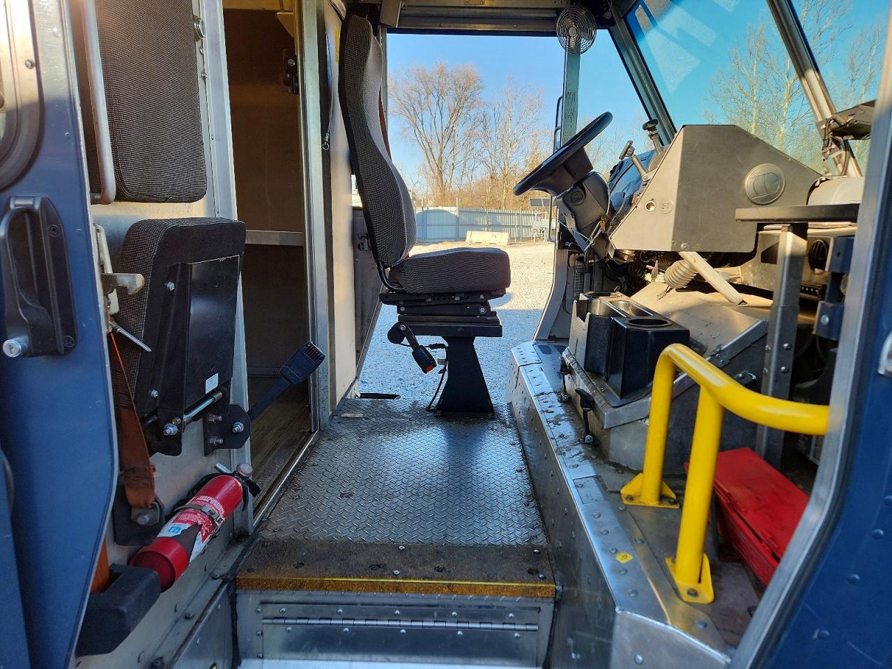2020 FORD COMMERCIAL CHASSIS DELIVERY TRUCK photo 11