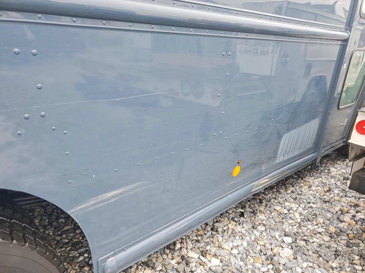 2021 FORD F59 DELIVERY TRUCK photo 10