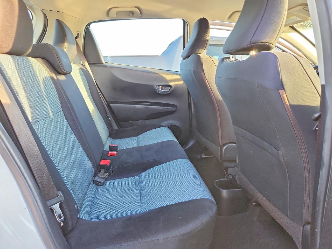 2012 TOYOTA YARIS 5-DOOR SE photo 10