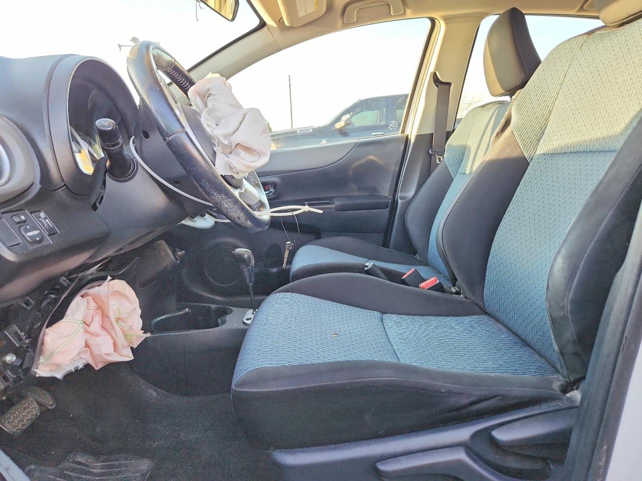 2012 TOYOTA YARIS 5-DOOR SE photo 7