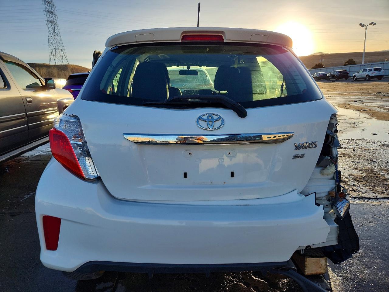 2012 TOYOTA YARIS 5-DOOR SE photo 6