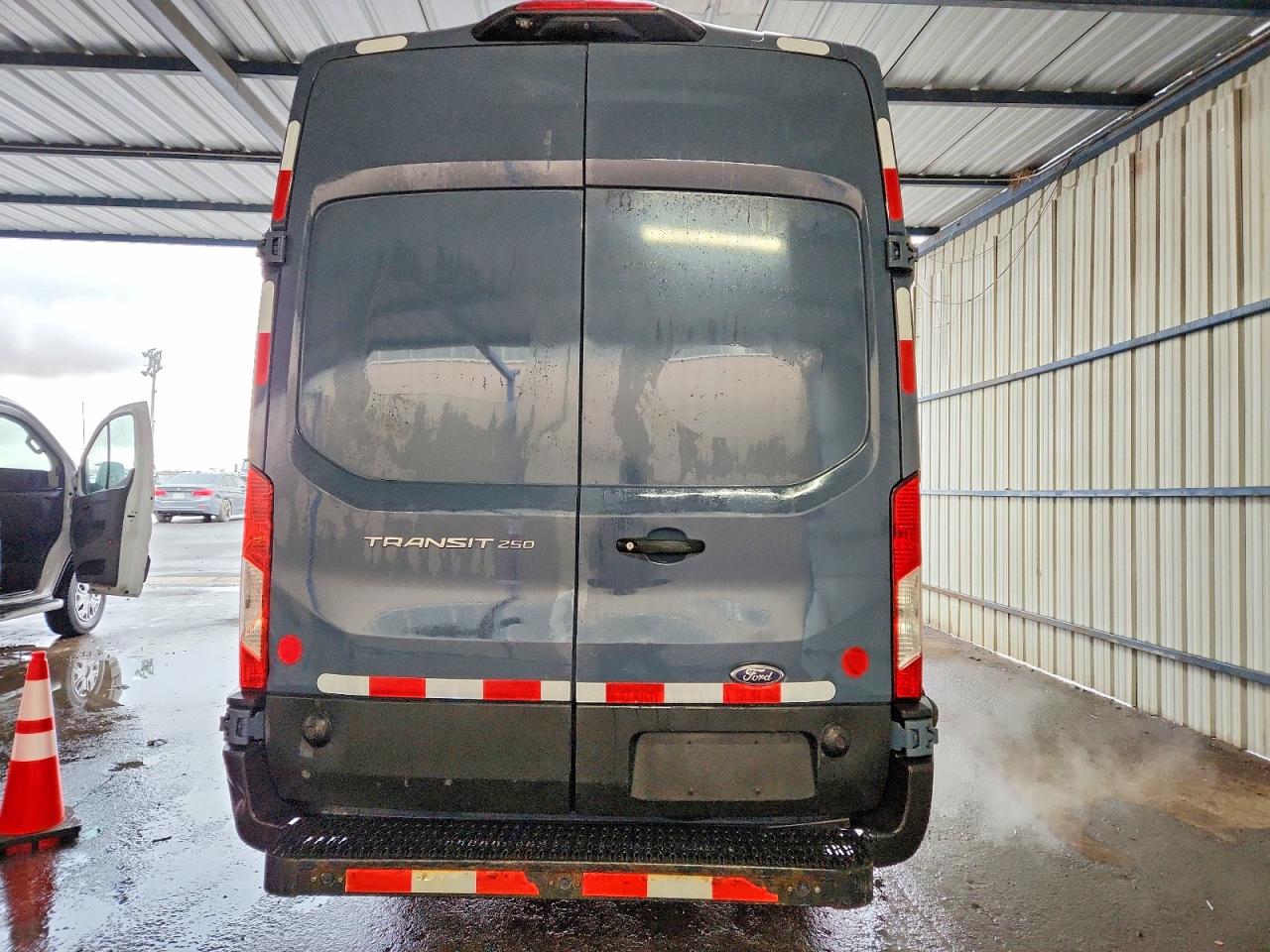 2020 FORD TRANSIT 250 DELIVERY VAN photo 6