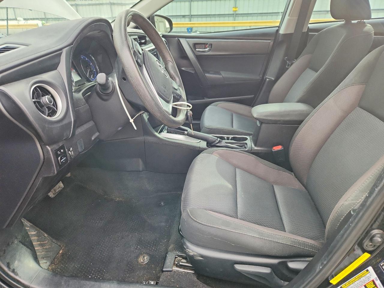 2017 TOYOTA COROLLA L photo 7