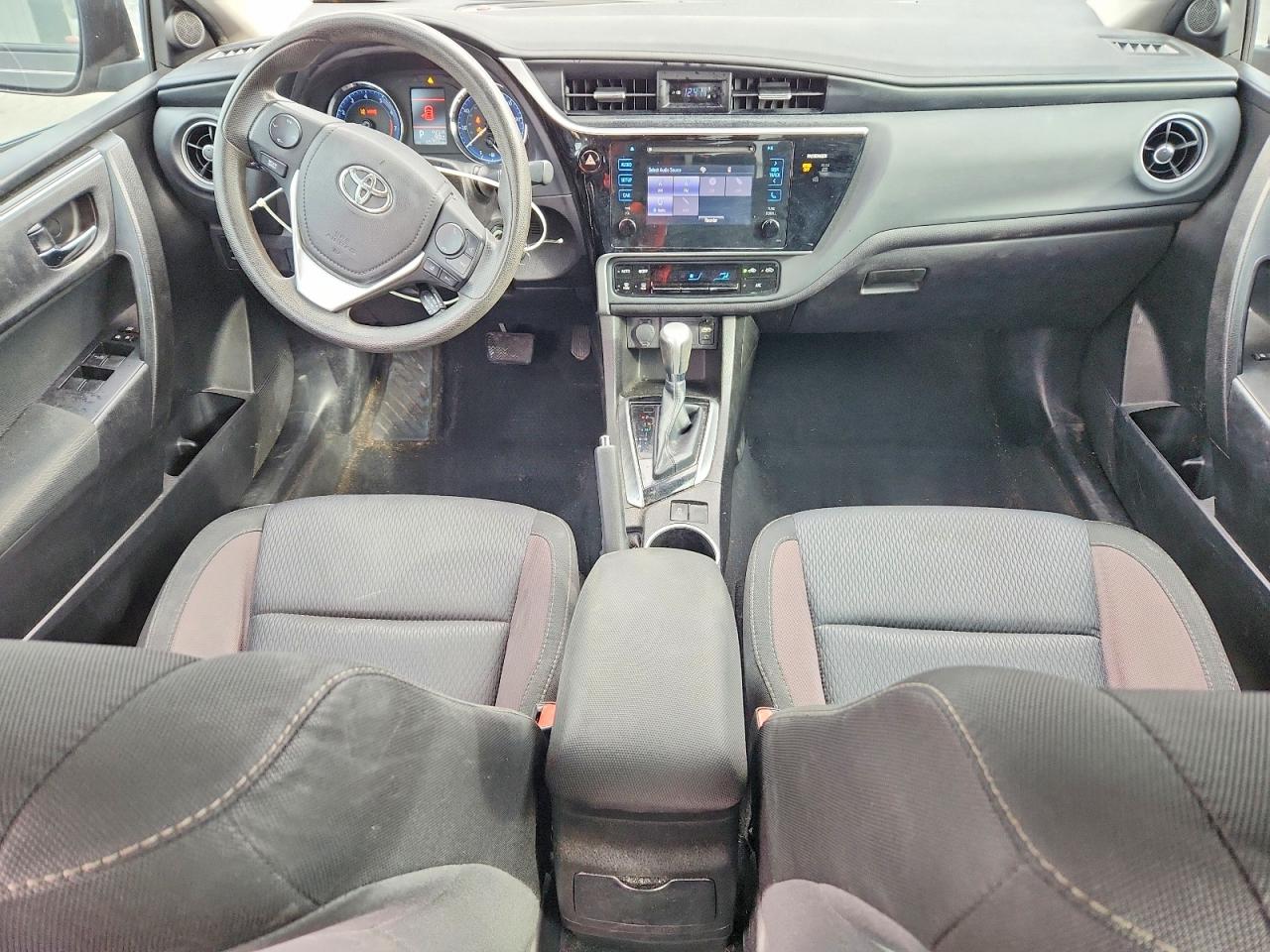 2017 TOYOTA COROLLA L photo 8