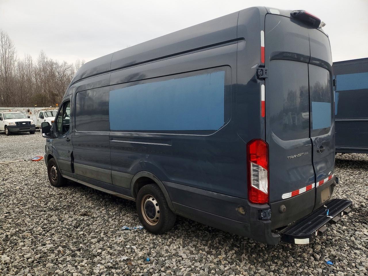 2020 FORD TRANSIT T-250 photo 2