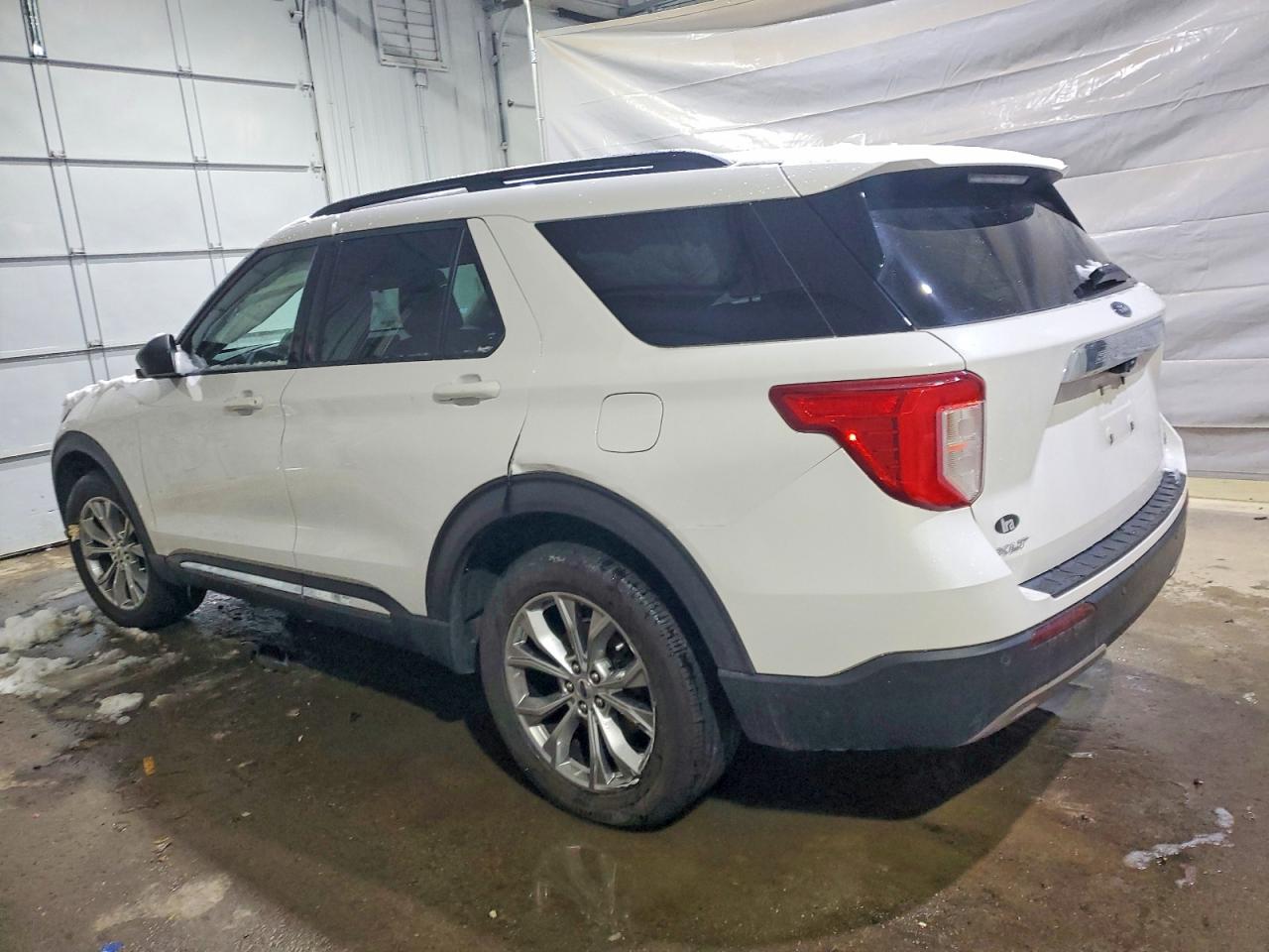 2021 FORD EXPLORER XLT photo 2