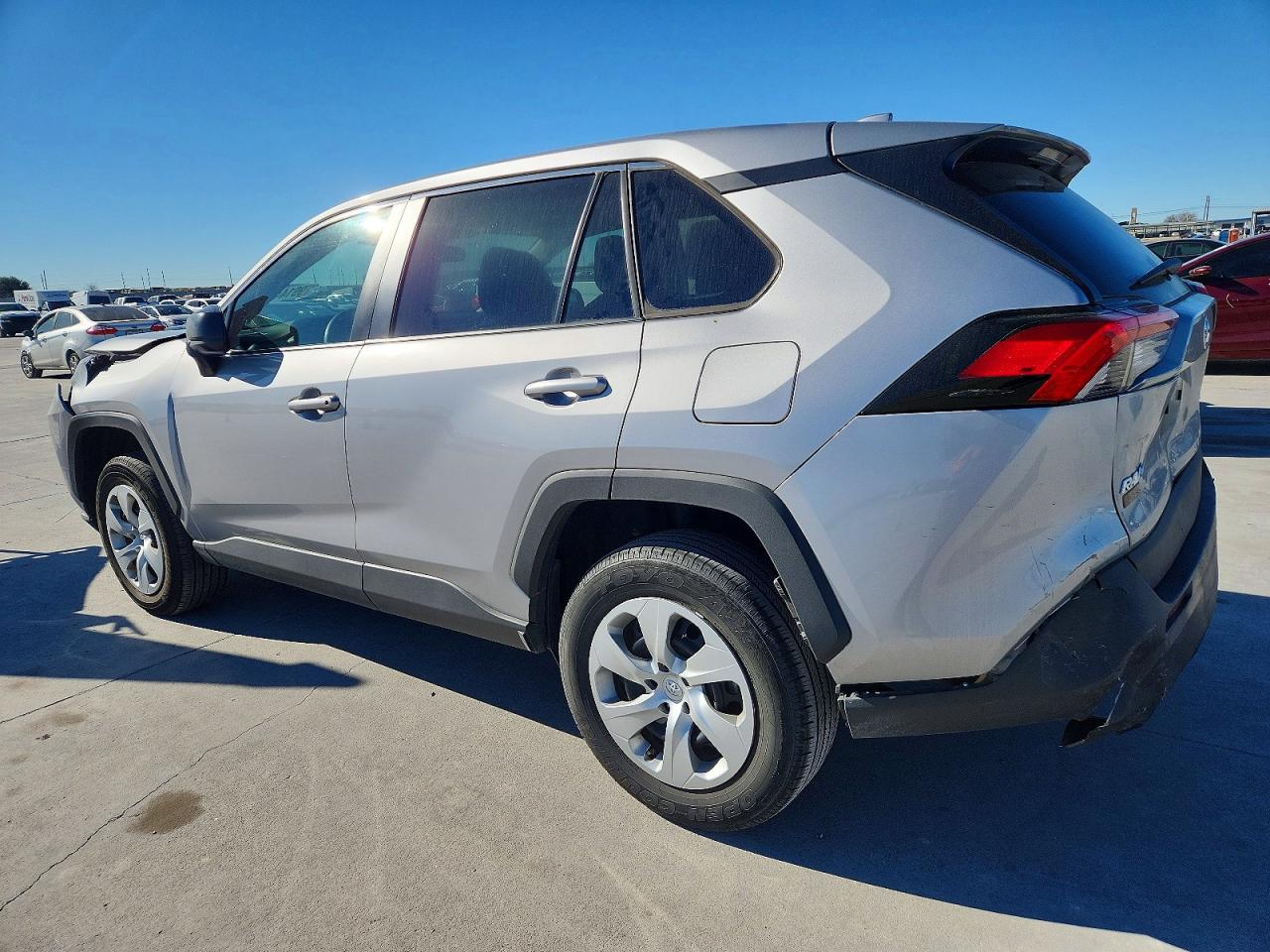2022 TOYOTA RAV4 LE photo 2