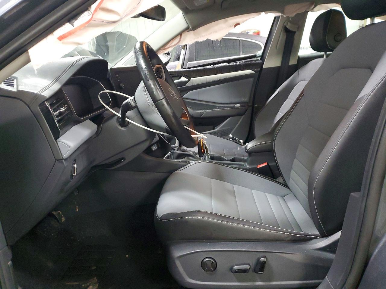 2025 VOLKSWAGEN JETTA SE photo 19