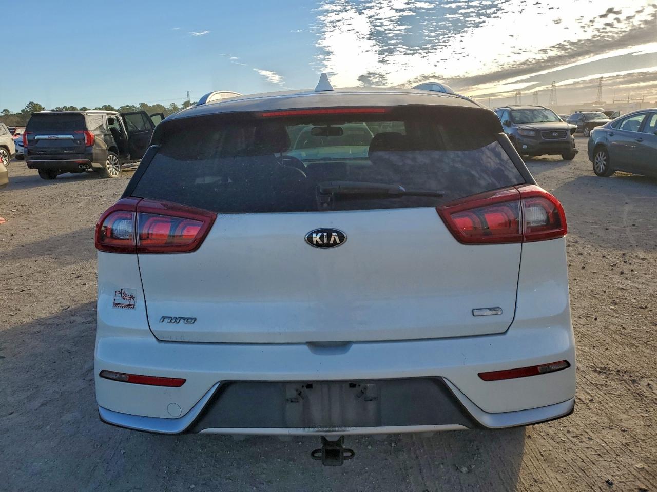 2017 KIA NIRO FE photo 6