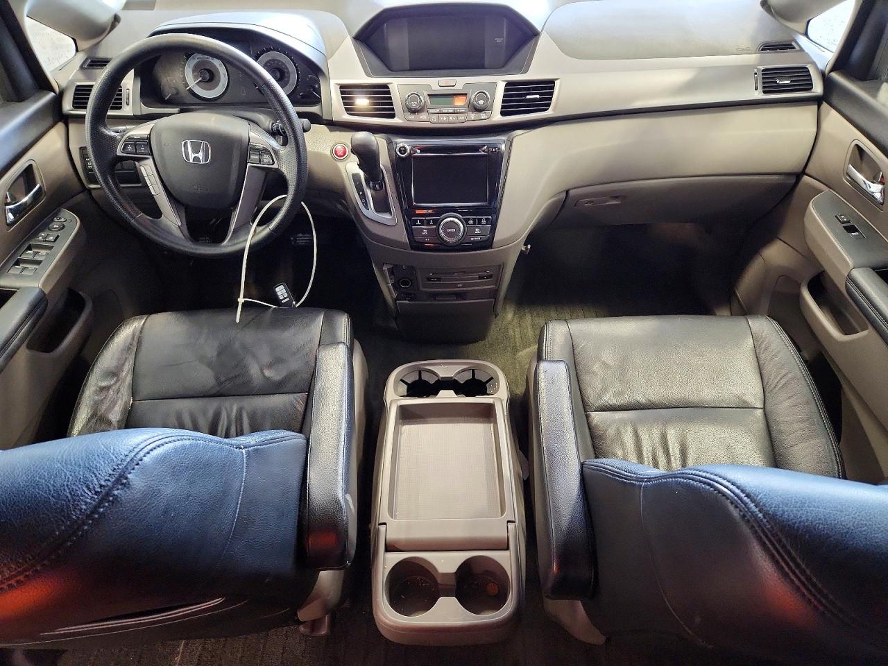 2016 HONDA ODYSSEY SE photo 8