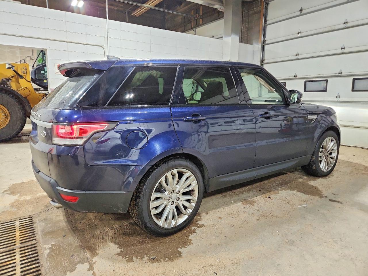 2017 LAND ROVER RANGE ROVER SPORT HSE photo 3