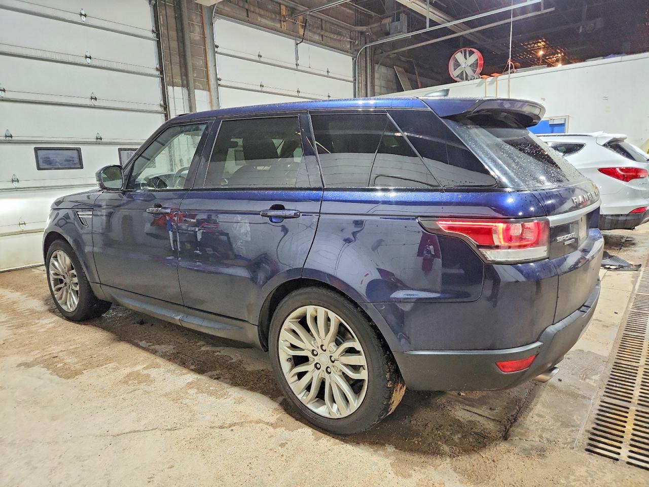 2017 LAND ROVER RANGE ROVER SPORT HSE photo 2