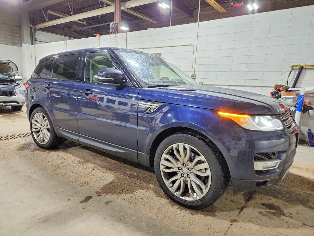 2017 LAND ROVER RANGE ROVER SPORT HSE photo 4