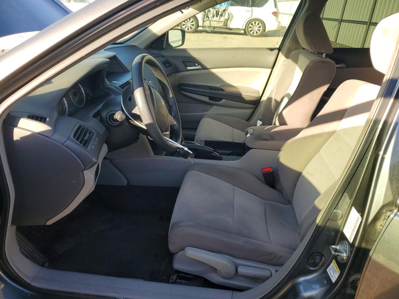 2009 HONDA ACCORD LX photo 13