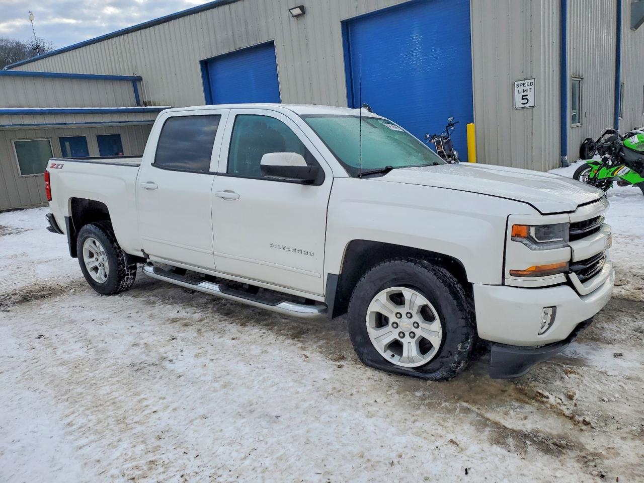 2018 CHEVROLET SILVERADO K1500 LT photo 4