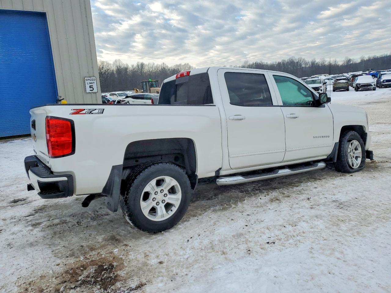 2018 CHEVROLET SILVERADO K1500 LT photo 3