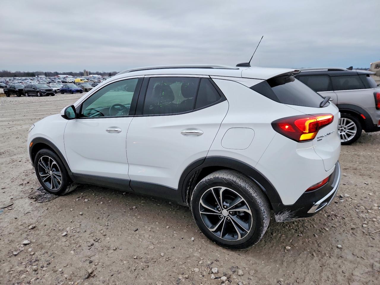 2020 BUICK ENCORE GX ESSENCE photo 2