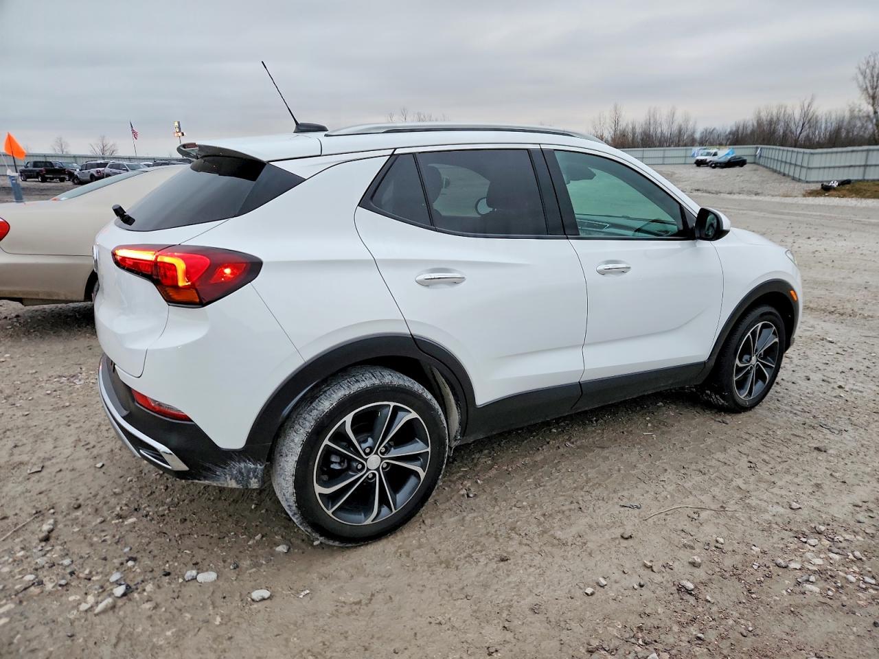 2020 BUICK ENCORE GX ESSENCE photo 3